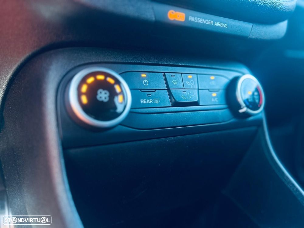 Ford Fiesta 1.0 EcoBoost ST-Line - 25