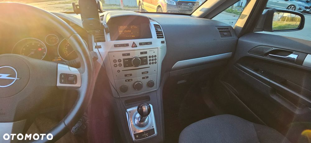 Opel Zafira - 13