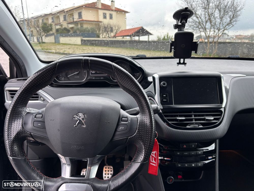 Peugeot 208 1.2 PureTech GT Line - 10