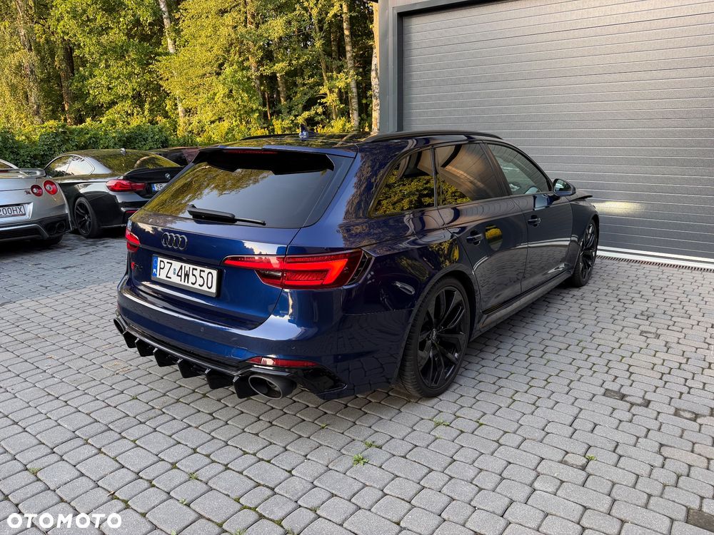Audi RS4 Avant - 1