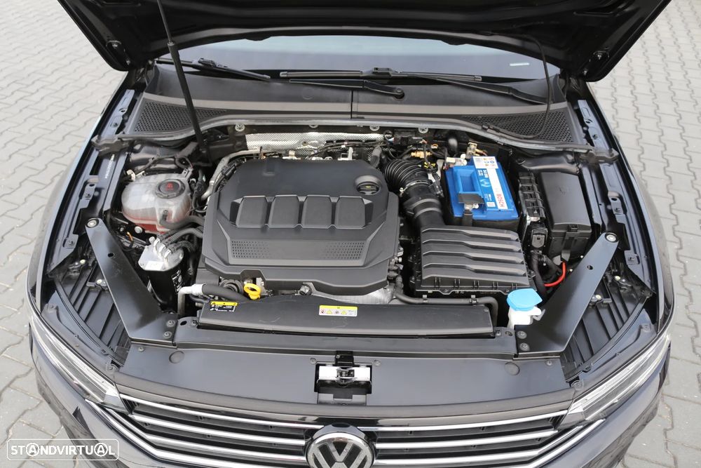 VW Passat Variant 2.0 TDi Business DSG - 35