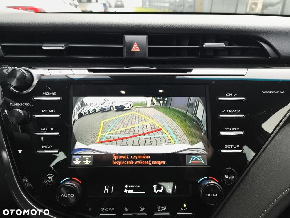 Toyota Camry 2.5 Hybrid Executive CVT - 18