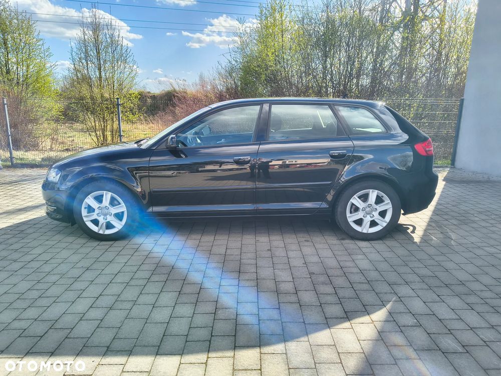 Audi A3 Sportback 1.6 TDI Attraction - 4