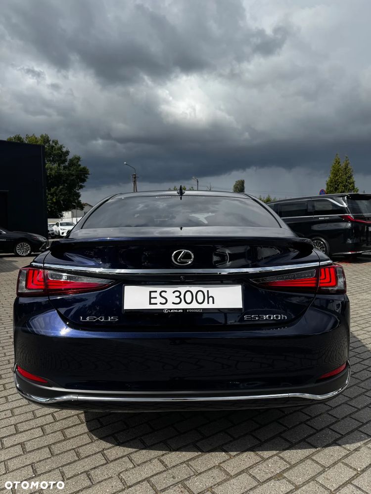 Lexus ES 300h Business Edition - 5