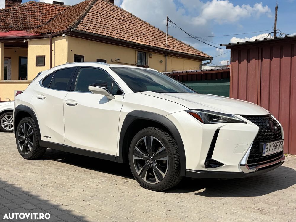 Lexus UX 250h Business Edition - 31