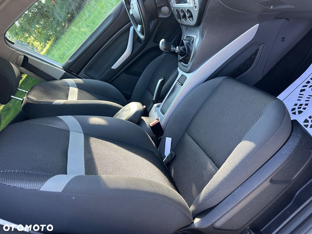Ford Kuga 2.0 TDCi 2x4 Trend - 17