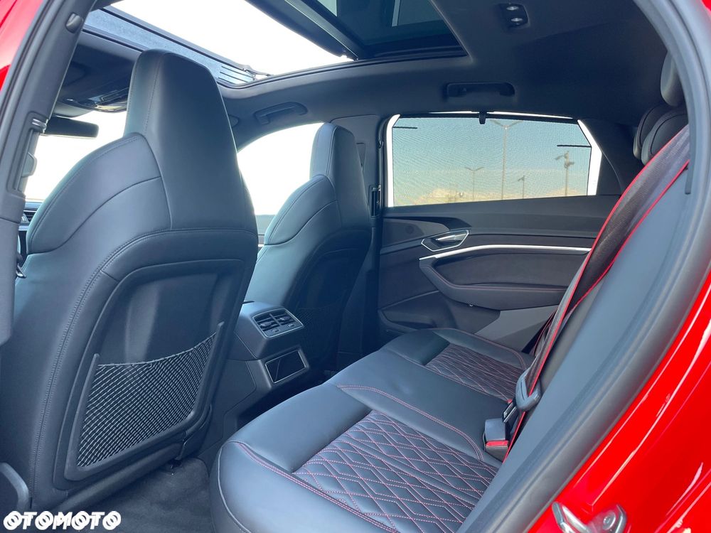 Audi Q8 Sportback e-tron - 28