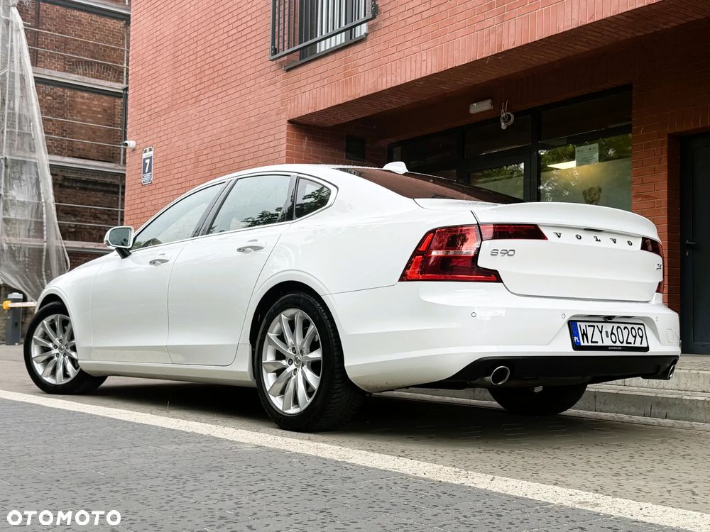 Volvo S90 D4 Momentum - 24