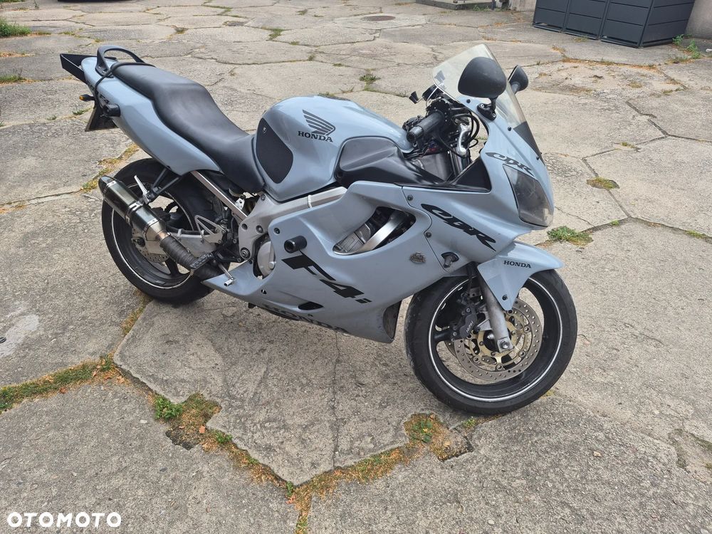 Honda CBR - 1