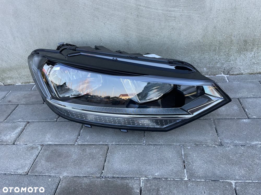 LAMPA PRZEDNIA PRAWA VW TOURAN III 5TA  2015-- NOWA AL - 1