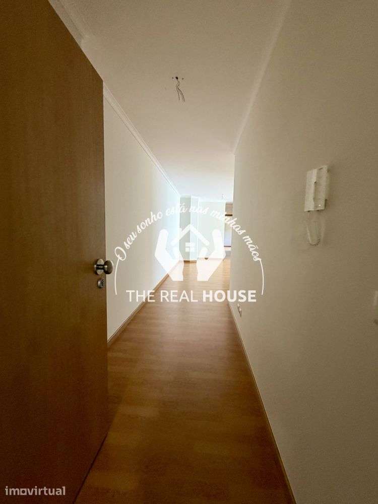 T2 NOVO  NO CENTRO DO CANIÇO COM PISCINA - Grande imagem: 2/15