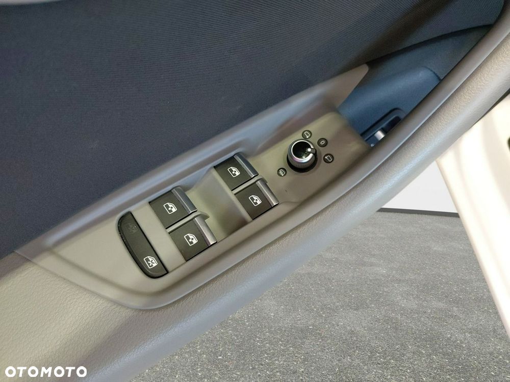 Audi A4 Avant 40 TDI S tronic - 15