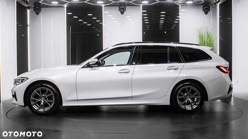 BMW Seria 3 318d Sport Line - 4
