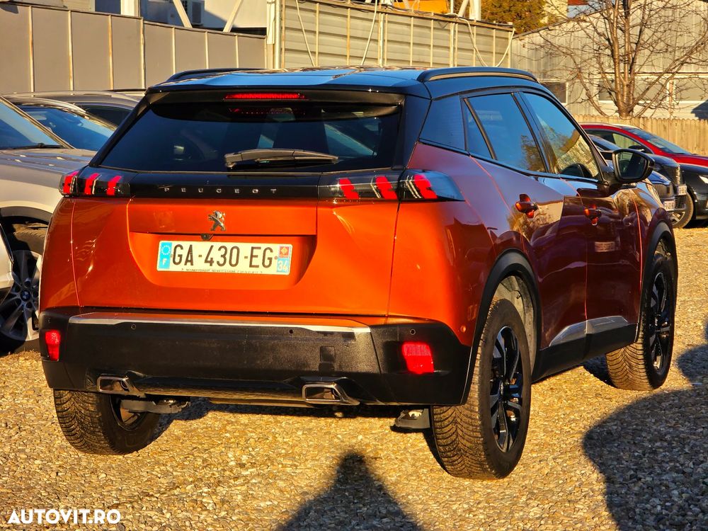 Peugeot 2008 PureTech 130 EAT8 GT Pack - 12