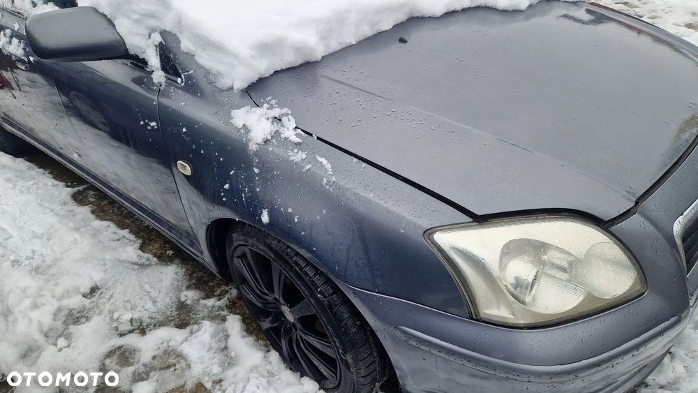 TOYOTA AVENSIS T25 LAMPA PRZÓD PRAWA - 1