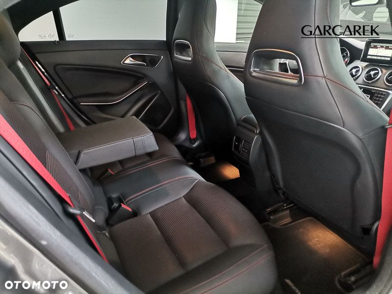 Mercedes-Benz CLA 45 AMG 4-Matic - 23