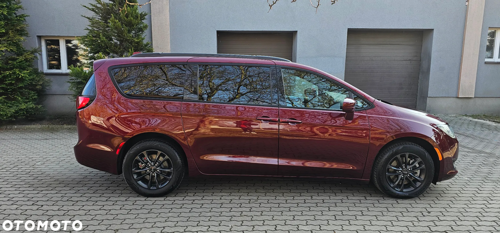 Chrysler Pacifica - 36