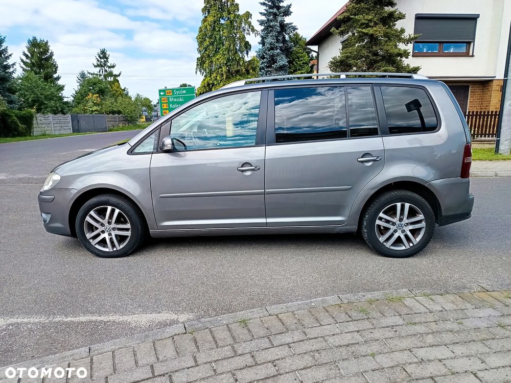Volkswagen Touran - 5