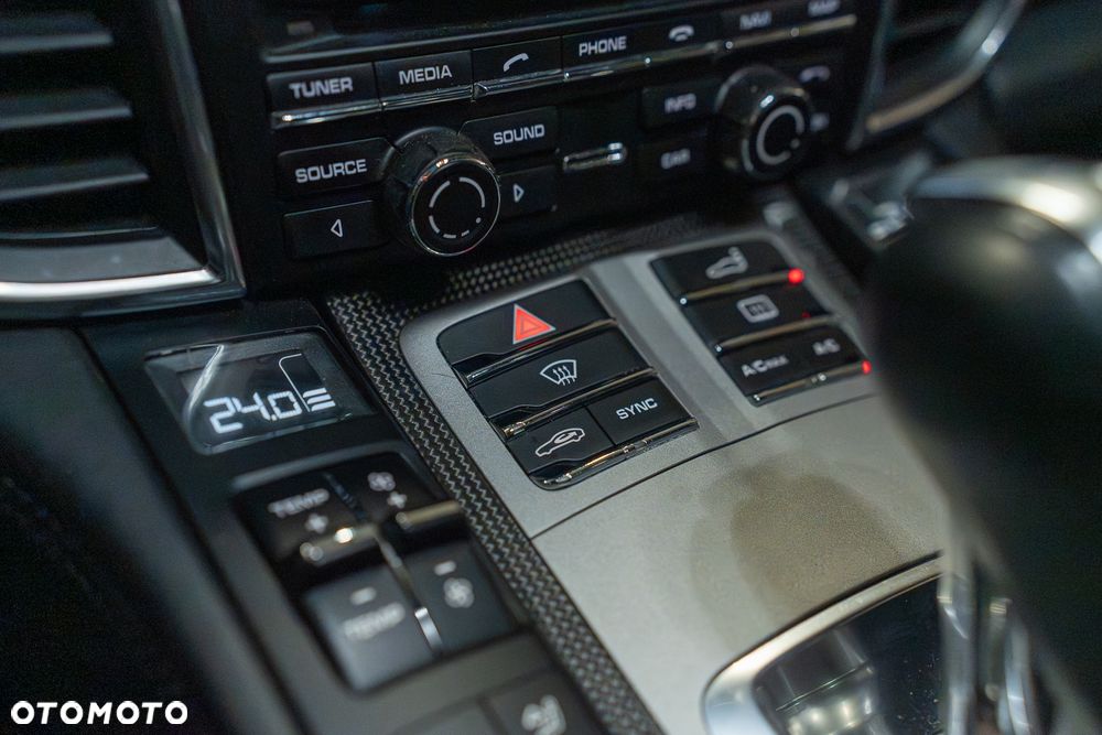 Porsche Panamera Turbo Executive - 25