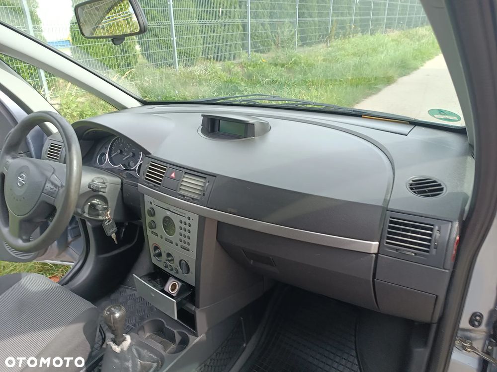 Opel Meriva 1.6 (Essentia) - 10