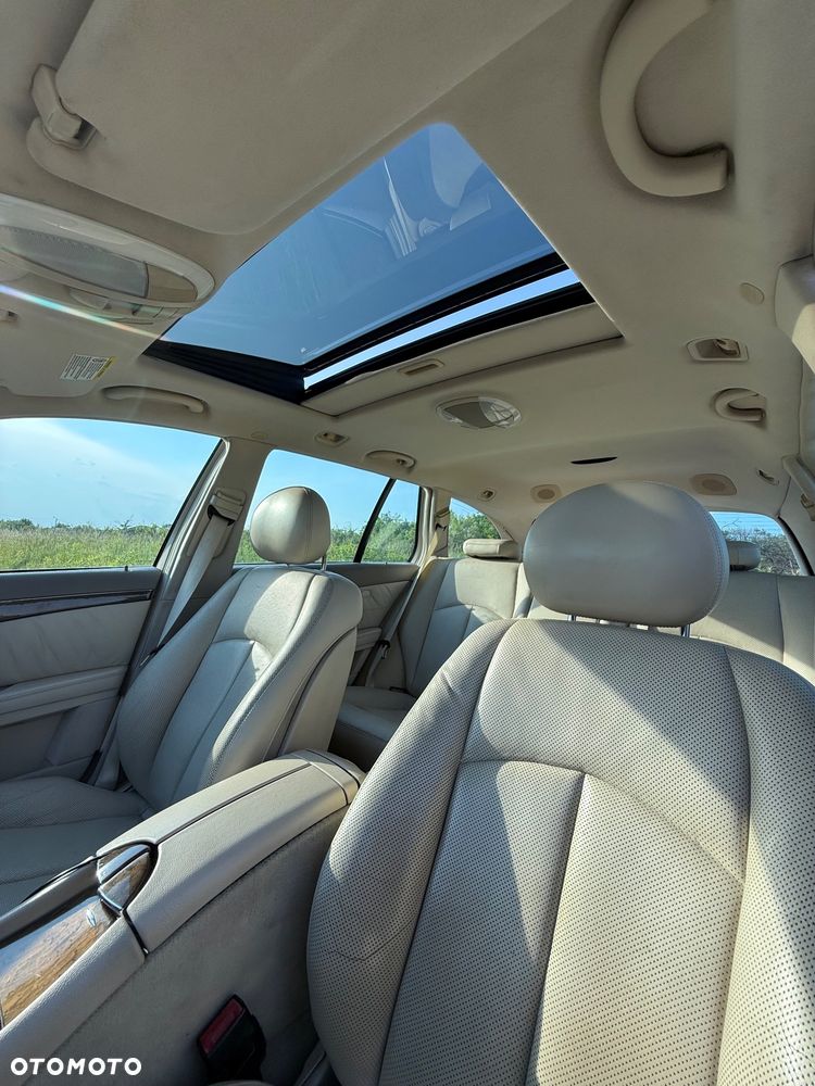 Mercedes-Benz Klasa E 500 4-Matic T Avantgarde - 31