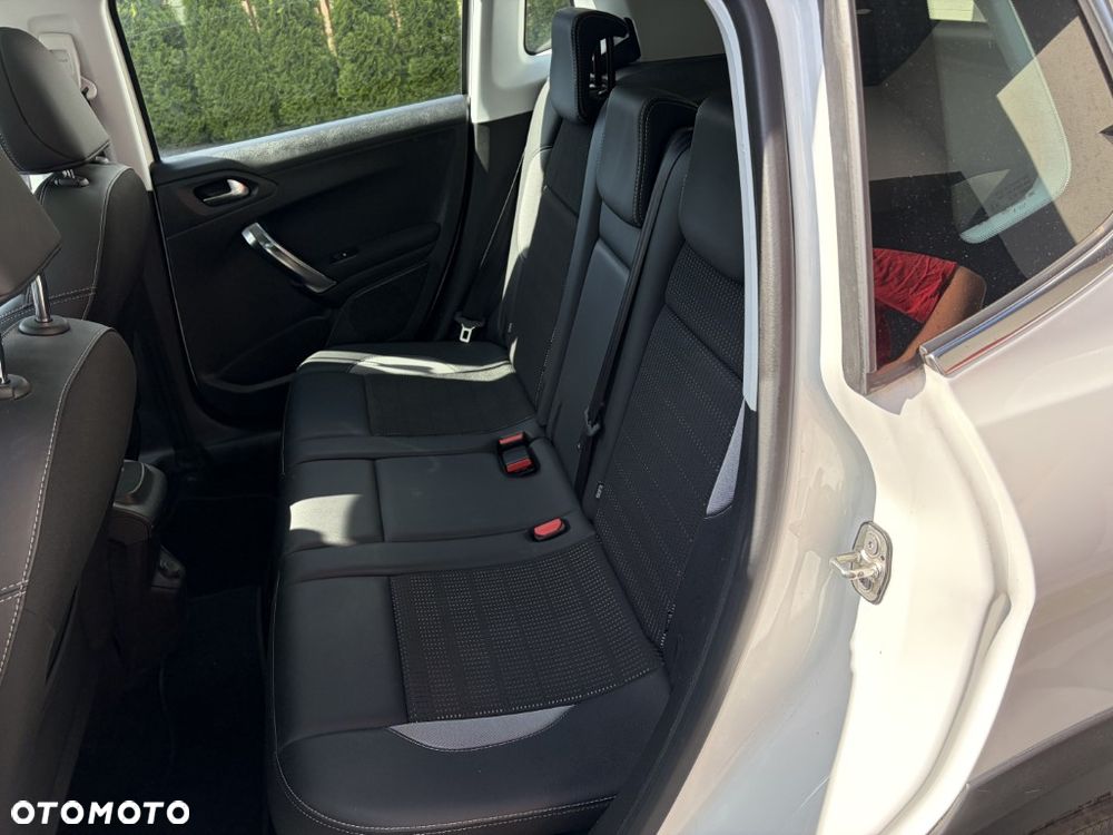 Peugeot 2008 1.2 Pure Tech GPF Allure S&S EAT6 - 11