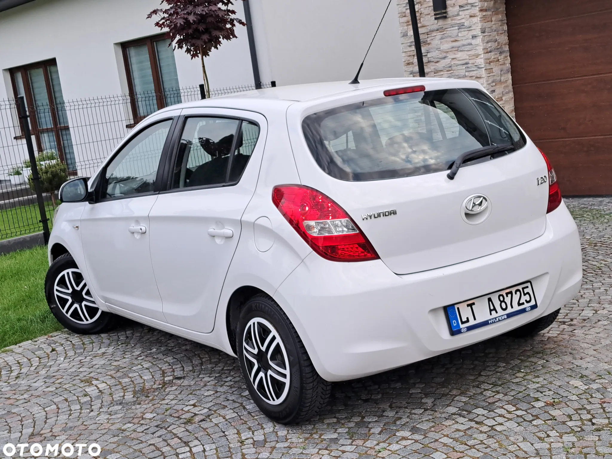 Hyundai i20 1.2 FIFA WM Edition - 4