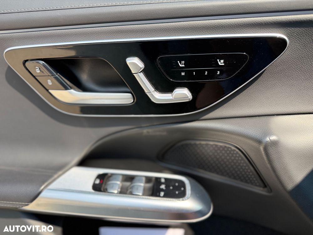 Mercedes-Benz E 400e 4Matic 9G-TRONIC - 27