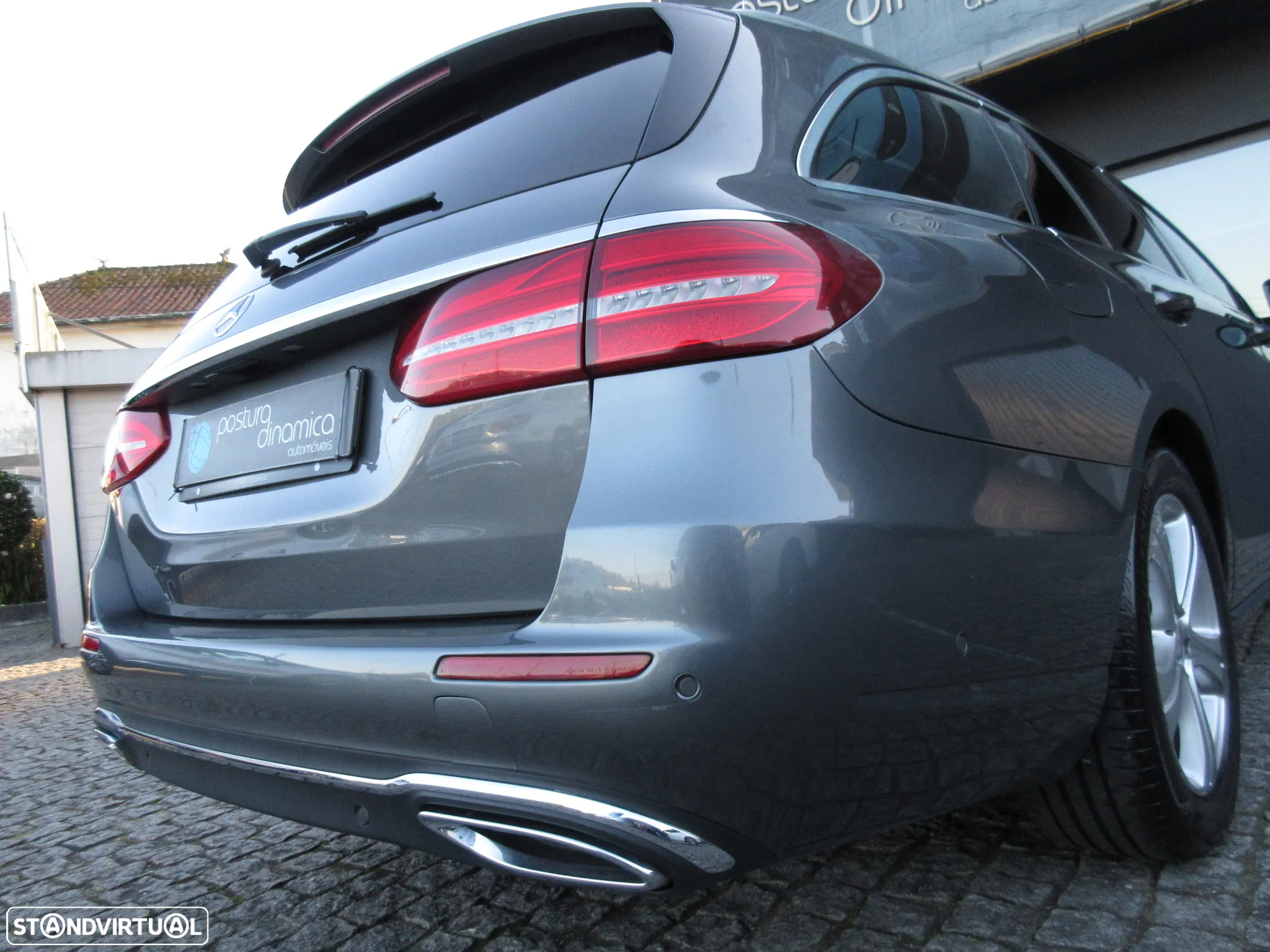 Mercedes-Benz E 200 - 20