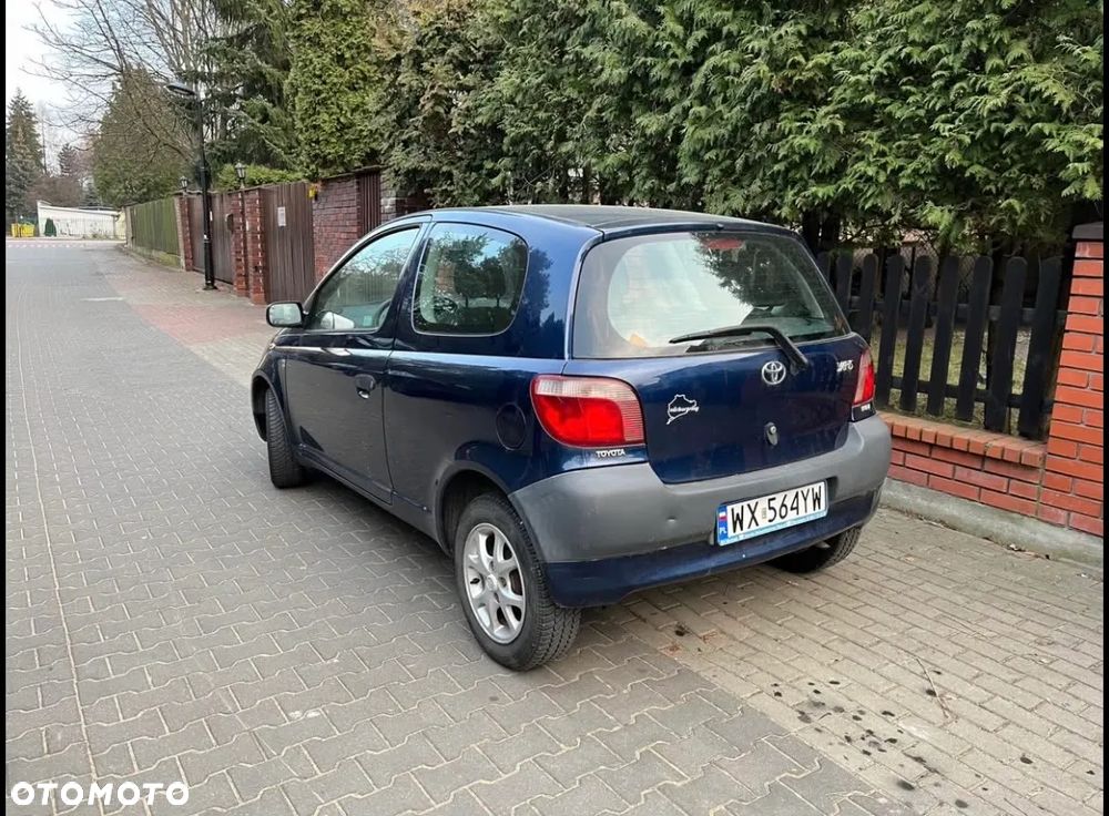 Toyota Yaris 1.0 Base - 4