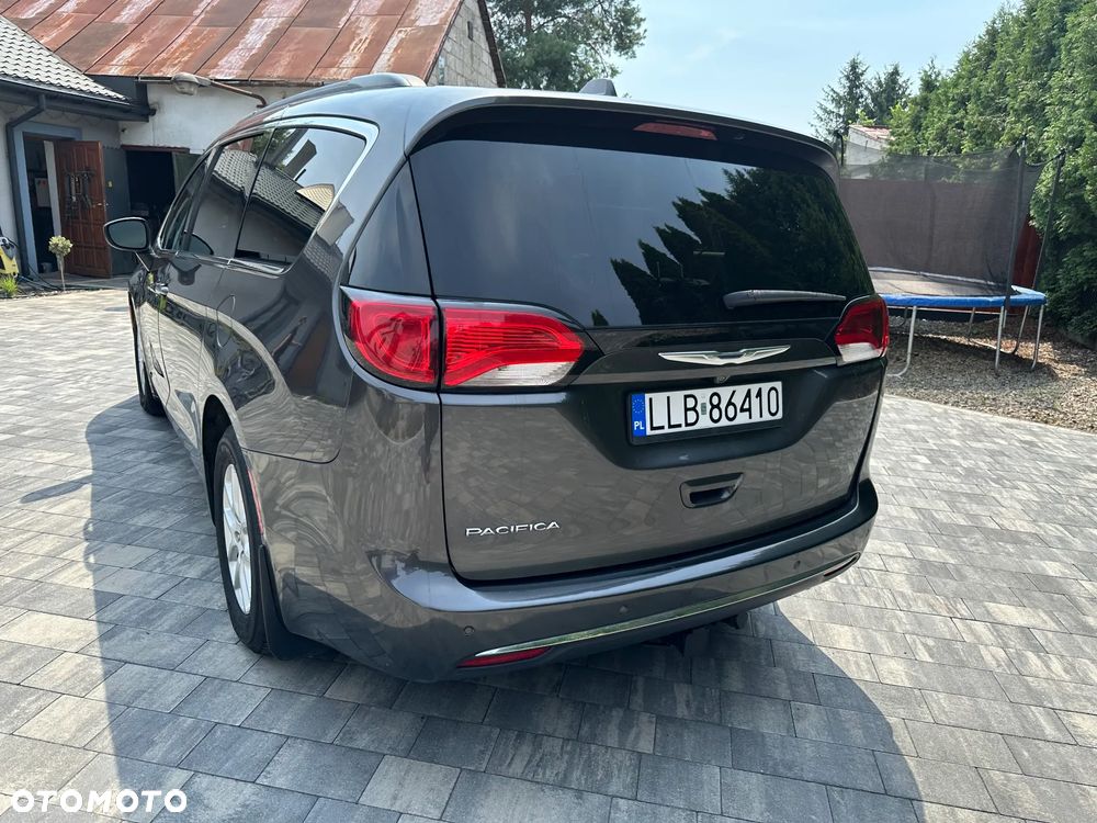 Chrysler Pacifica - 6