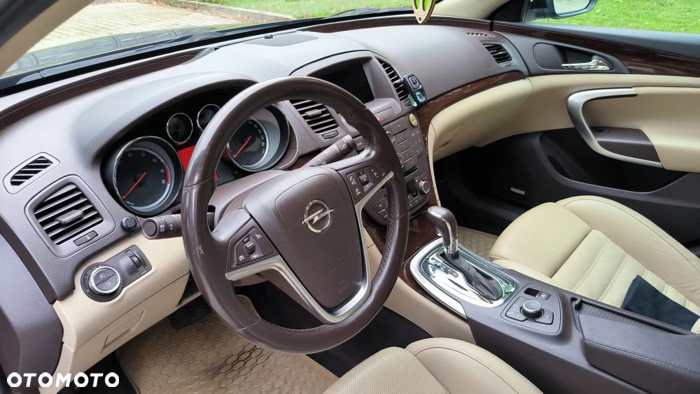 Opel Insignia 2.0 T Cosmo 4x4 EU6 - 12