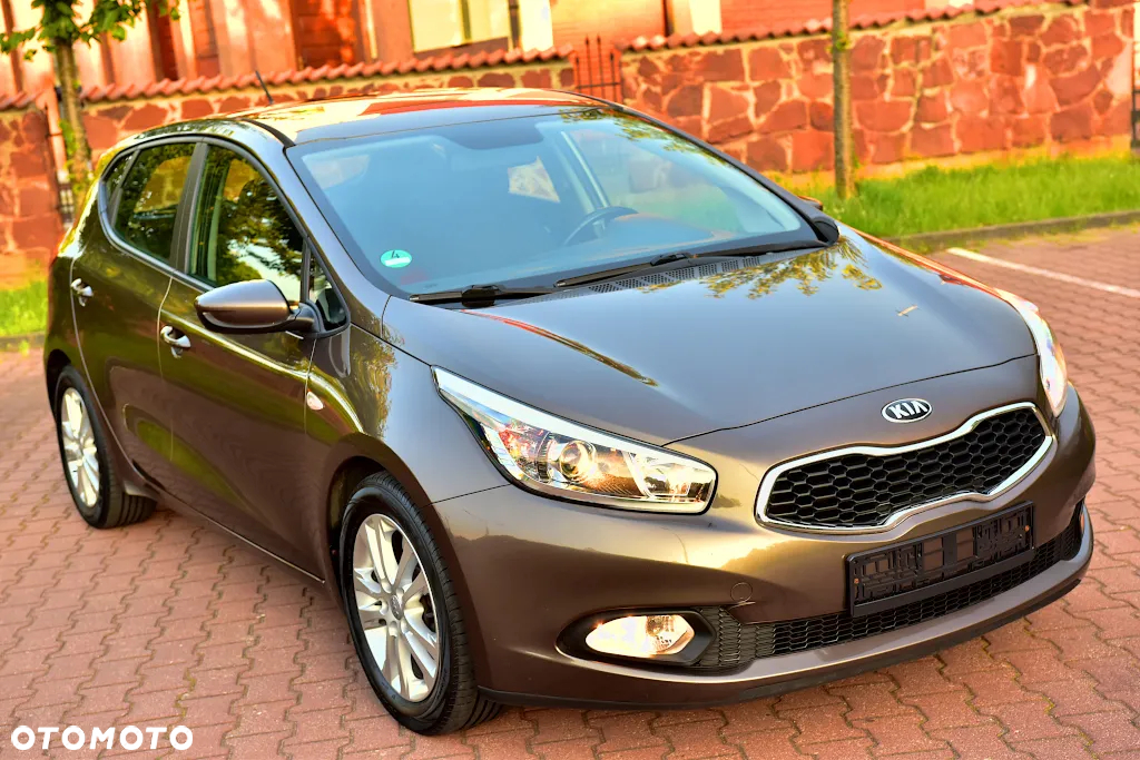 Kia Ceed Cee'd 1.4 L - 12