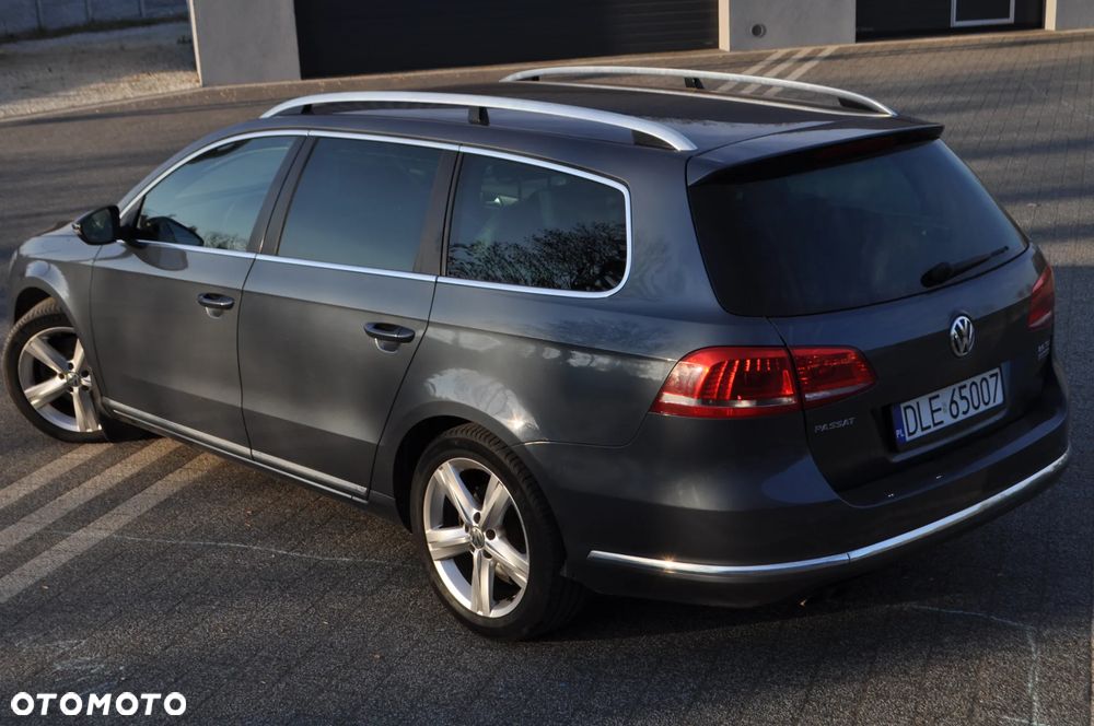 Volkswagen Passat 2.0 TDI DPF Highline - 22