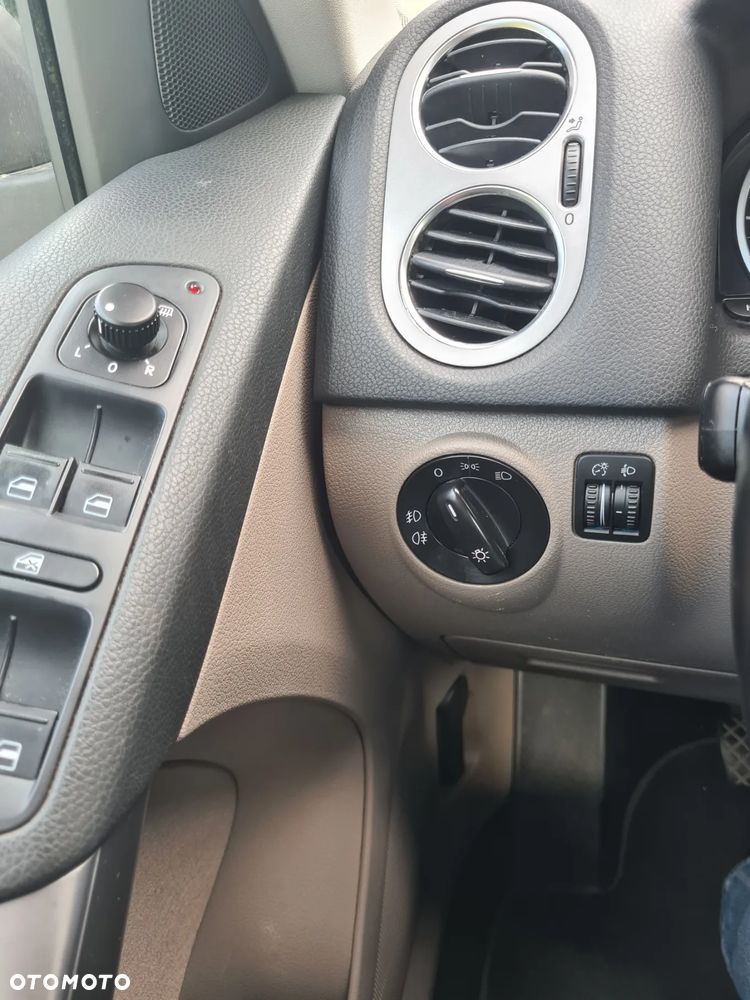 Volkswagen Tiguan 2.0 TDI DPF BlueMotion Technology Trend & Fun - 23