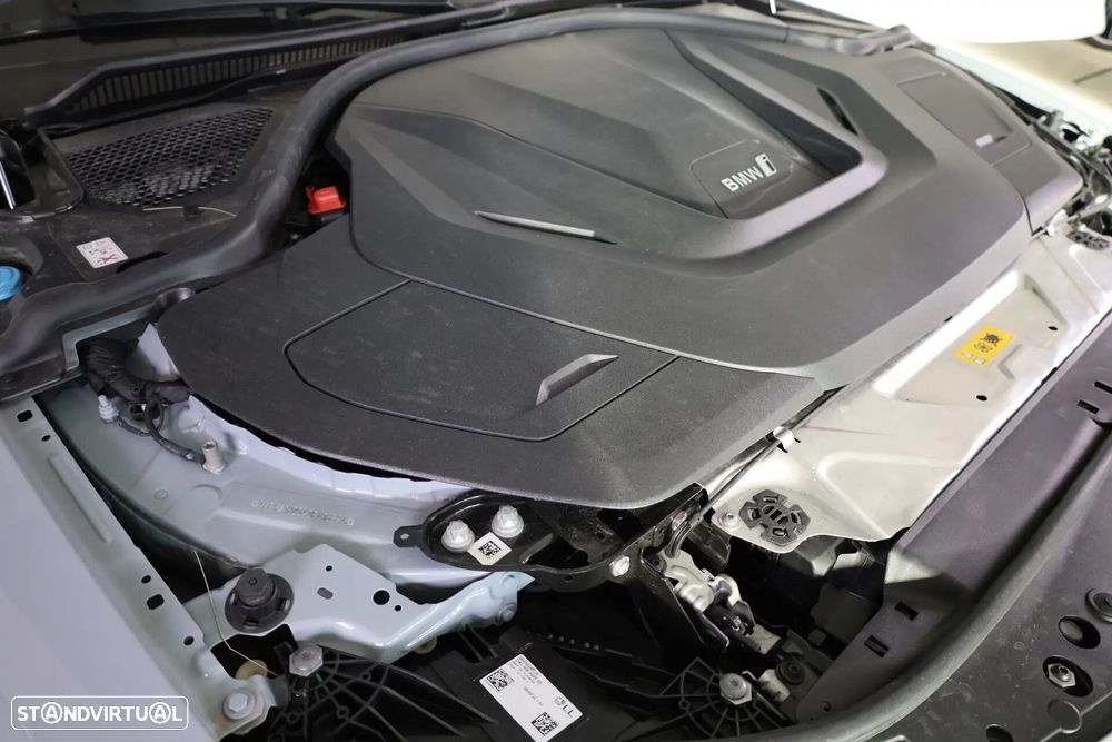 BMW i4 eDrive40 Edição Desportiva M - 8