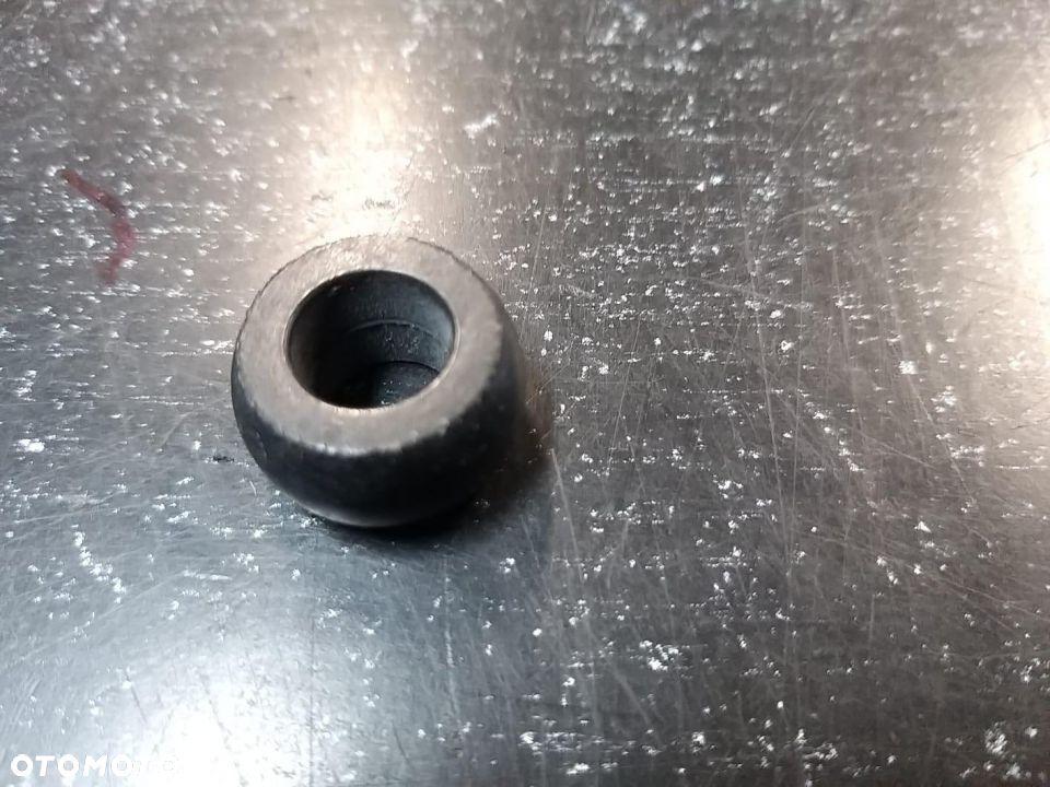 Tulejka pierścień tłumiący dzwigni  zmiany biegów  Opel  Ascona C, Kadett E 0738861 - 2