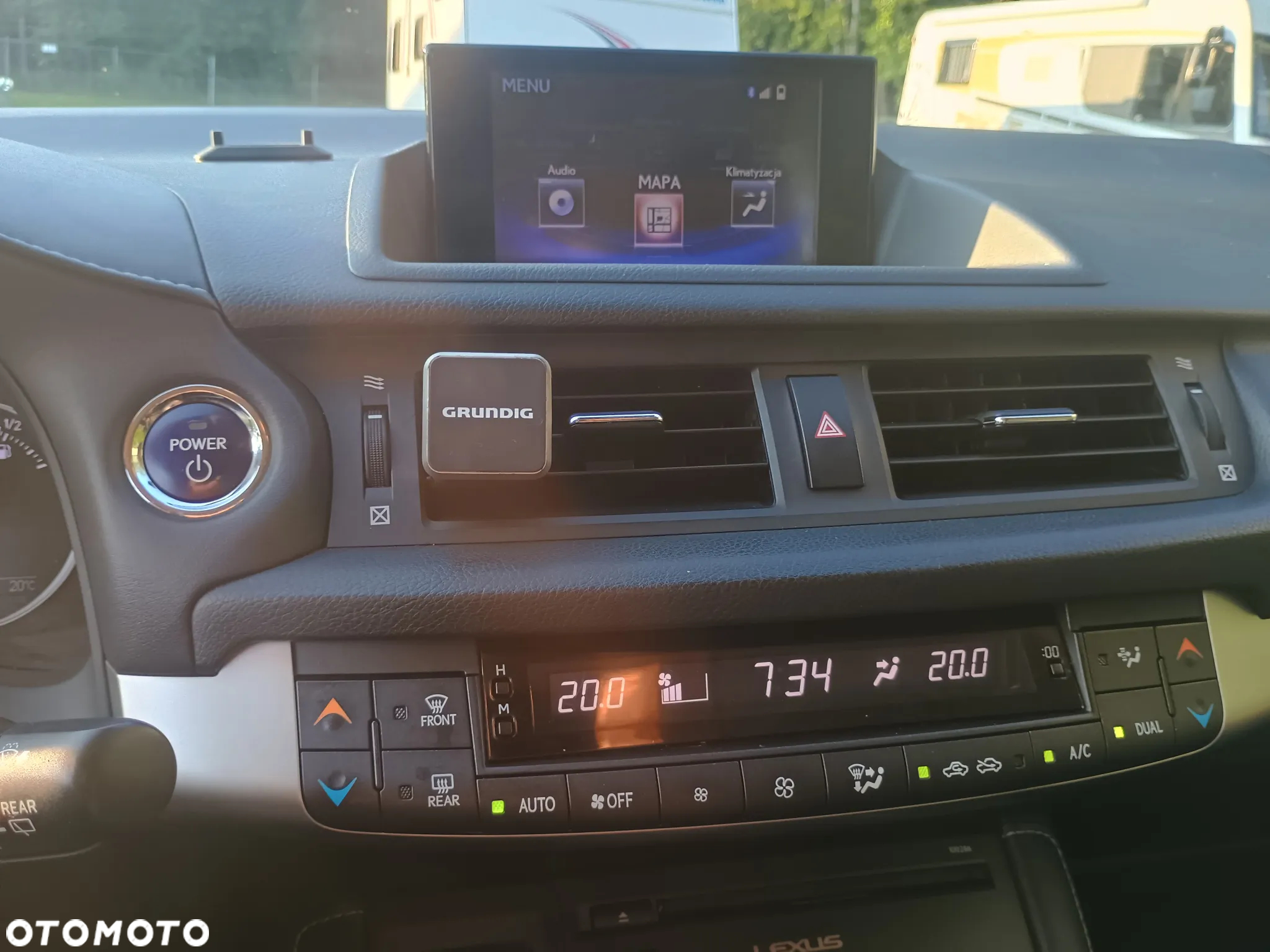 Lexus CT 200h - 12