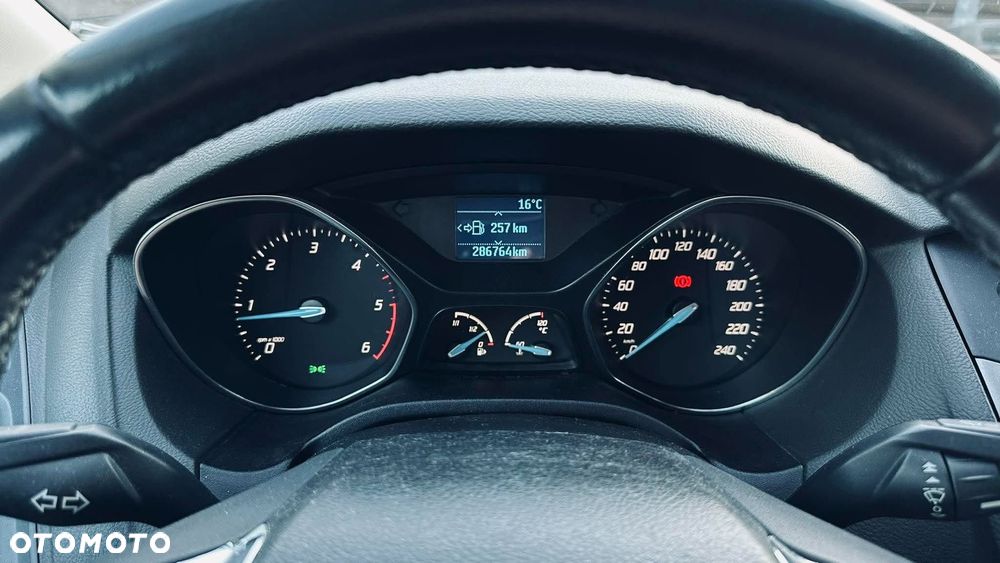 Ford Focus - 8