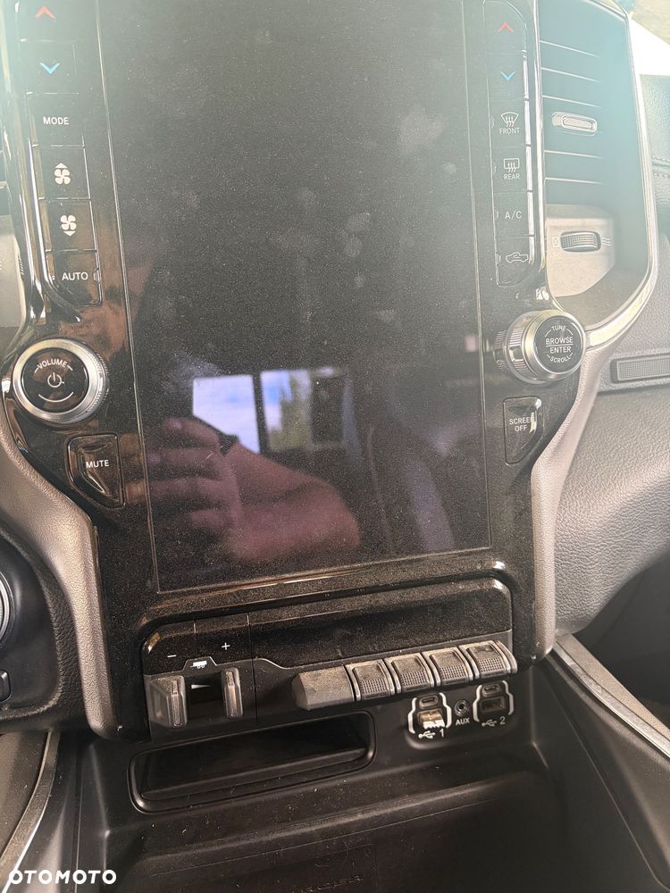 RAM 1500 5.7 Crew Cab Laramie - 21