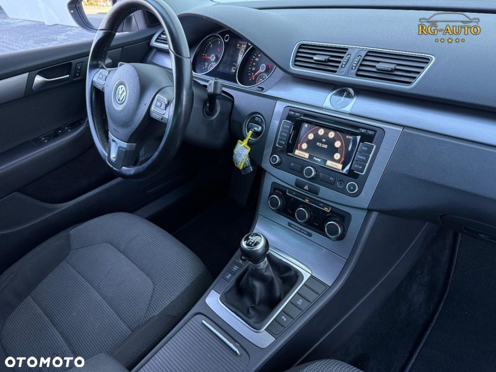 Volkswagen Passat - 26