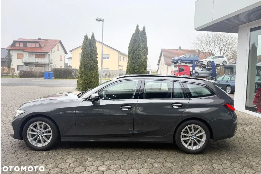 BMW Seria 3 318i M Sport - 3