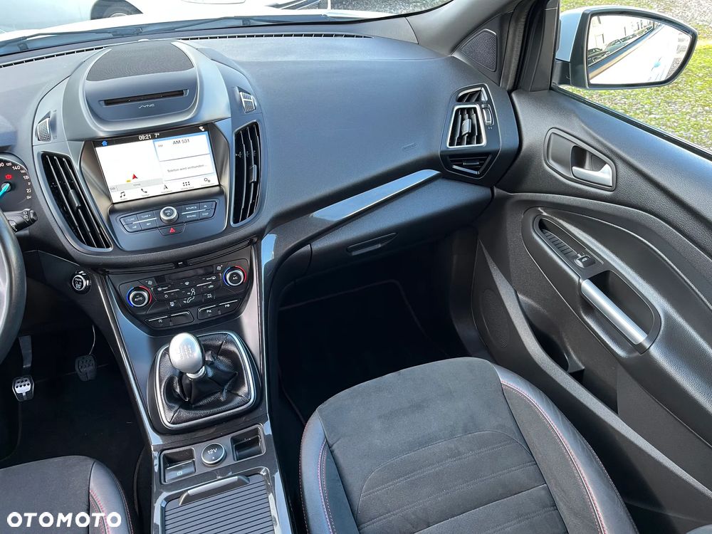 Ford Kuga 2.0 TDCi 4x4 ST-Line - 26