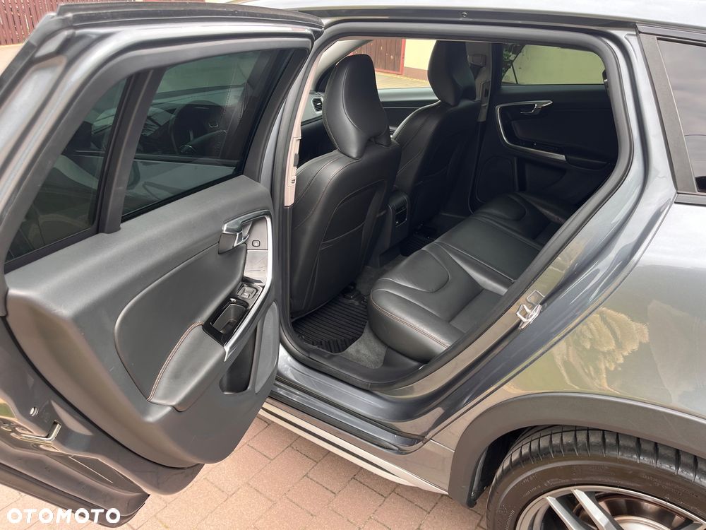 Volvo V60 Cross Country D4 Summum - 9