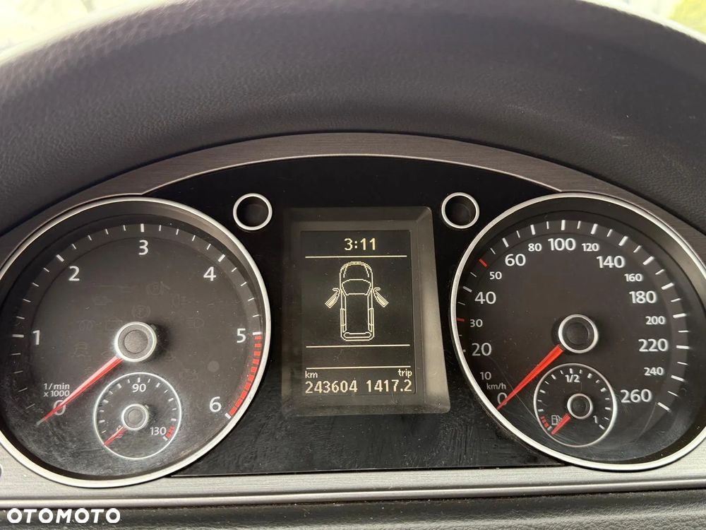 Volkswagen Passat - 16