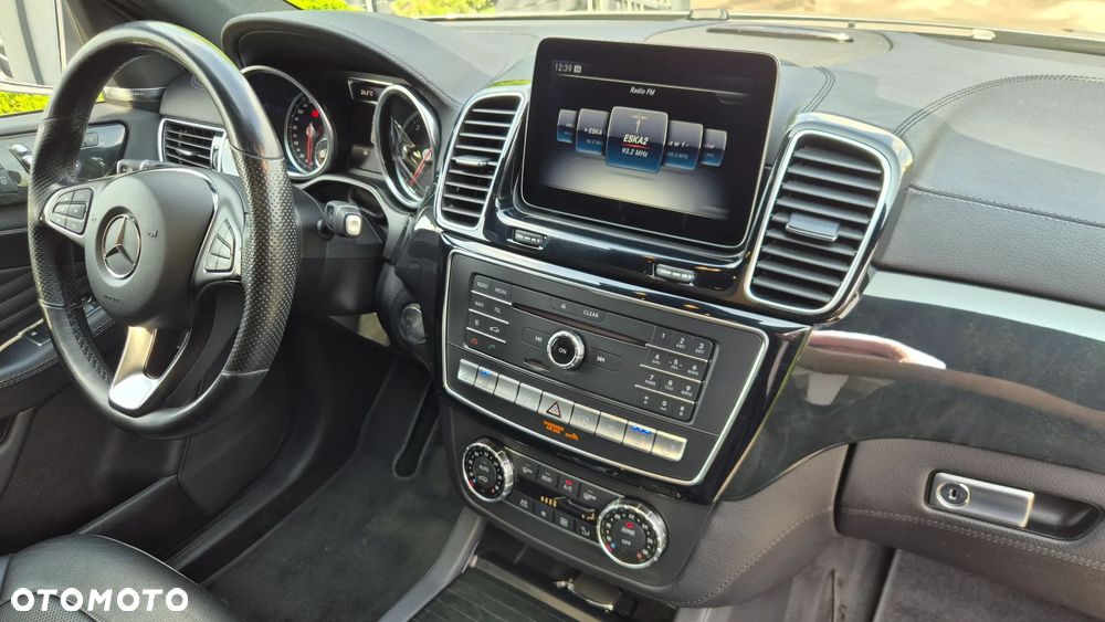Mercedes-Benz GLE - 22