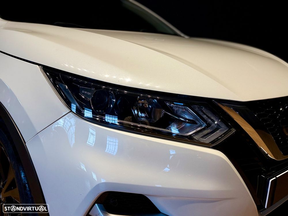 Nissan Qashqai 1.5 dCi N-Connecta J18+Led - 6