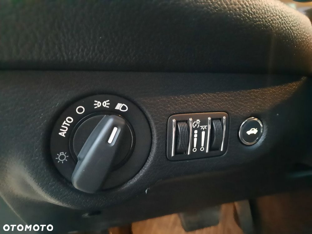 Dodge Challenger 3.6 SXT - 26