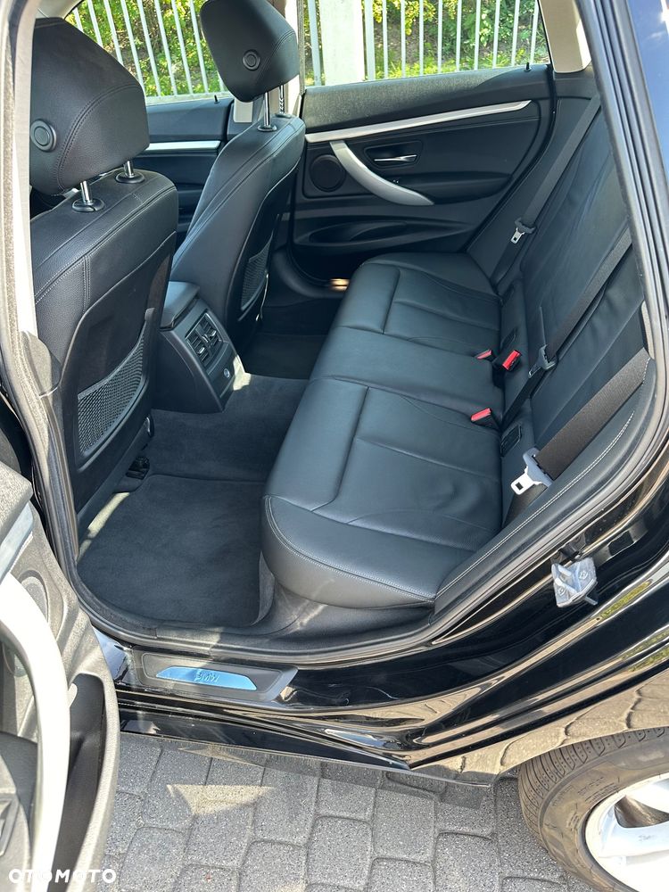 BMW Seria 3 330i xDrive Luxury Line - 13
