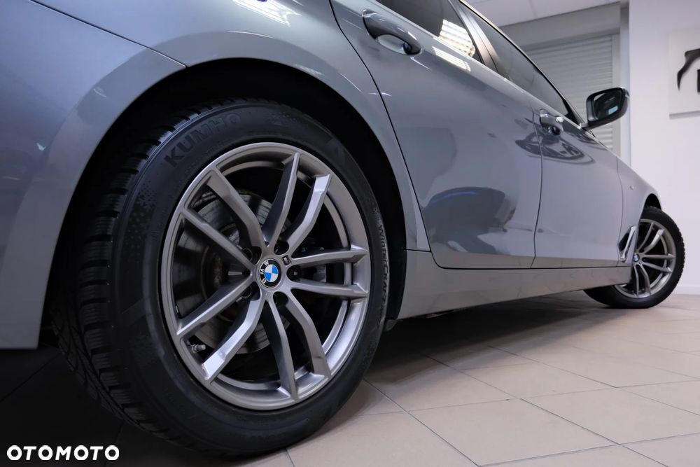 BMW Seria 5 520d Luxury Line sport - 10